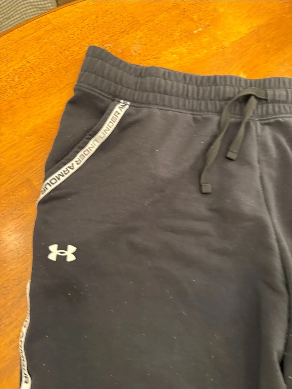 Under Armour Black Men Jogger Pants with Side Logo Tape Large